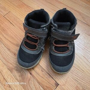 EUC Oshkosh B'gosh‎ gray and brown winter, hiking toddler boots size 8